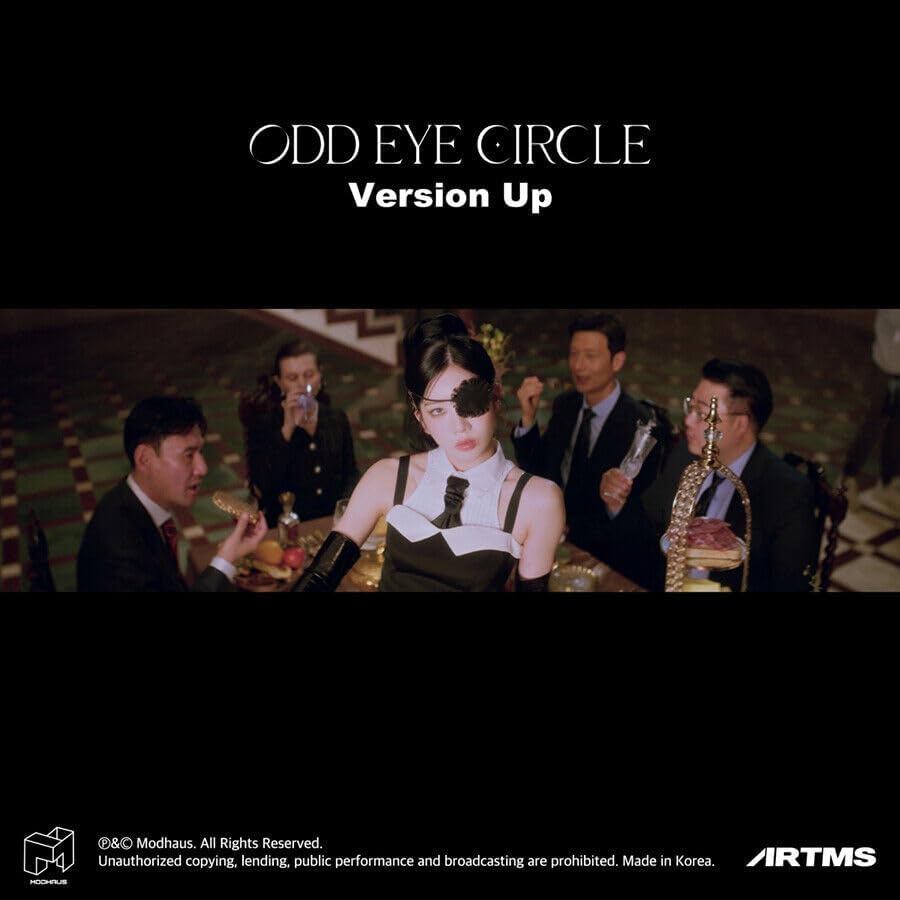 ODD EYE CIRCLE Version Up 1st Mini Album CD+Folded poster on pack+Booklet+Special obejkt+Sticker+Clear photocard+ID picture+Tracking Sealed OEC (Kim Lip Version)