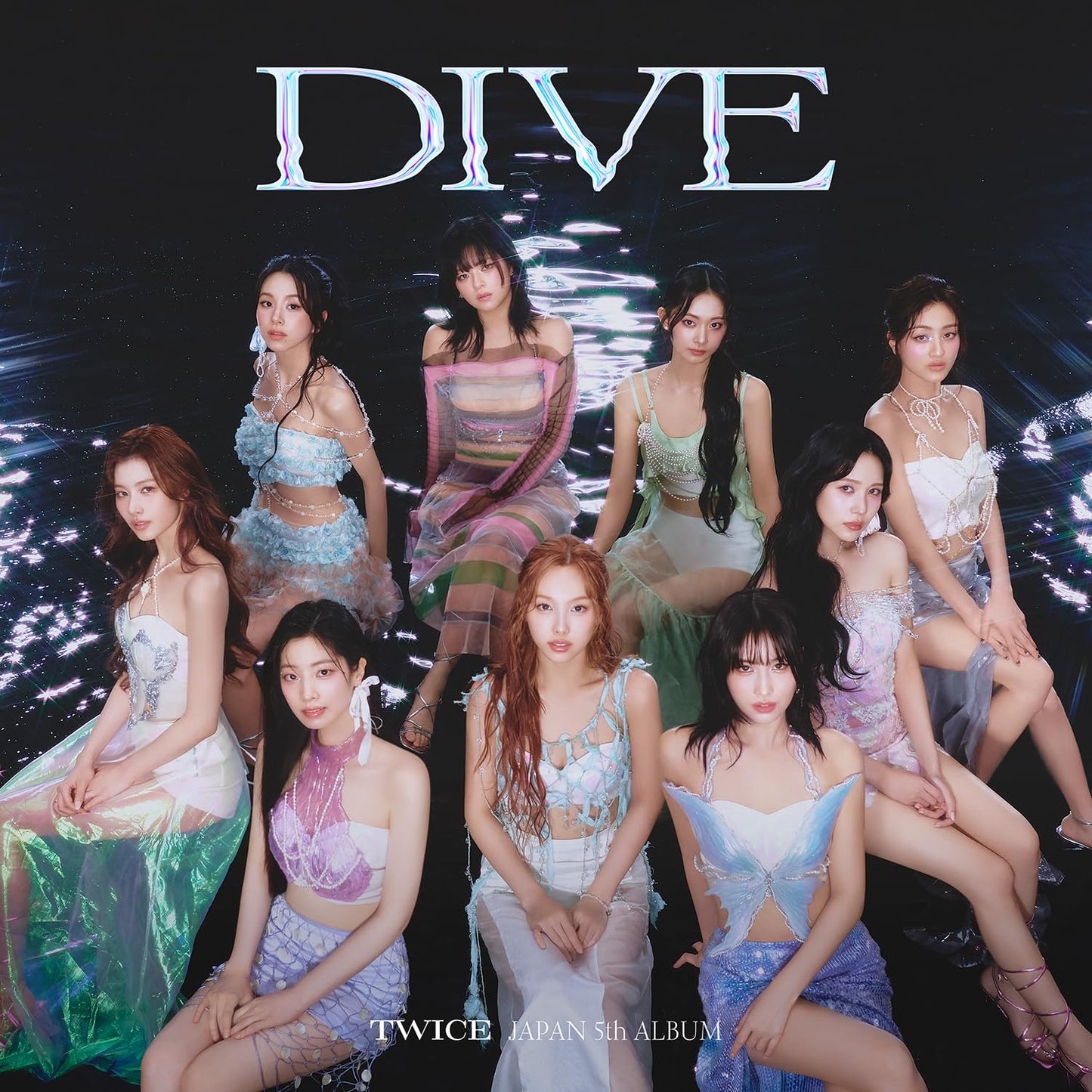 Dive - Version B - incl. 20pg Booklet, Tattoo Sticker, 4-Cut Photo, Transparent Trading Card + 3 Trading Cards