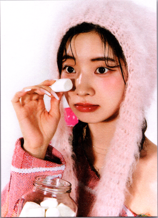 Official Dahyun Twice Season's Greetings 2025 fanplee Calendar POB Photocard