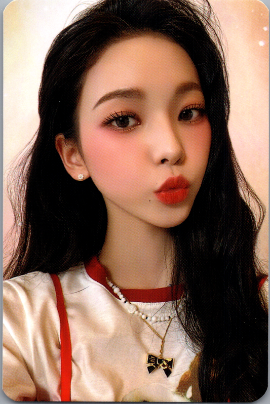 Official Karina Season's Greetings 2022 Kiss-Face Photocard